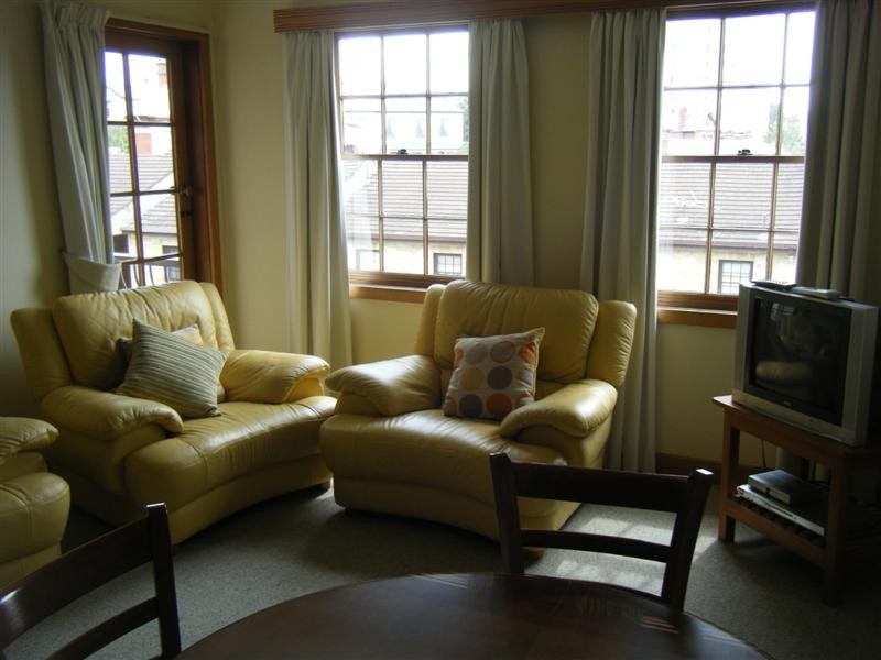 8/4A COLVILLE ST, Battery Point TAS 7004