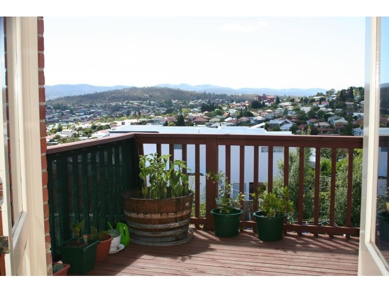 18 Pottery Road, Lenah Valley TAS 7008