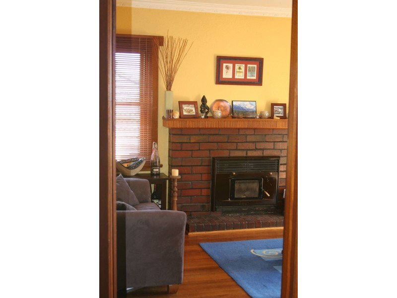 18 Pottery Road, Lenah Valley TAS 7008