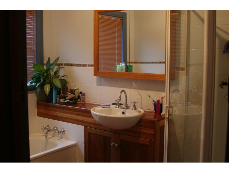 18 Pottery Road, Lenah Valley TAS 7008