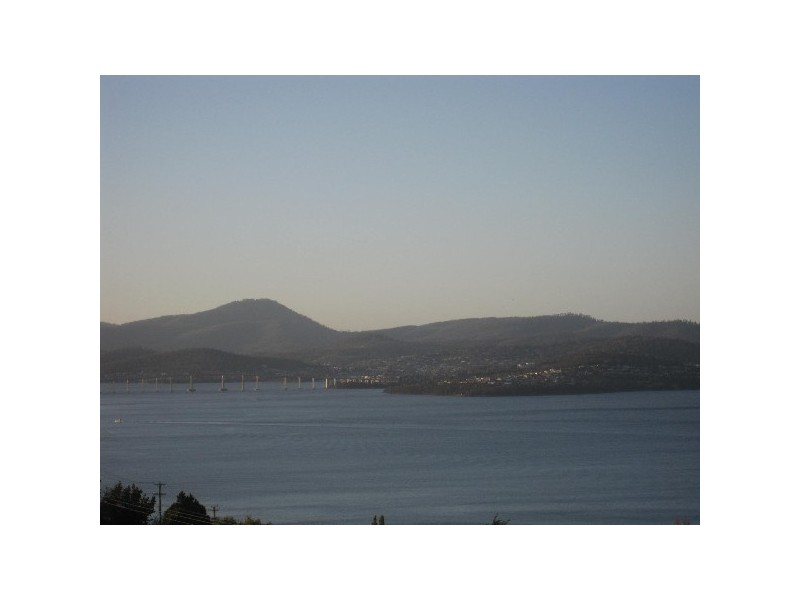 1 ASCOT AVENUE, Sandy Bay TAS 7005