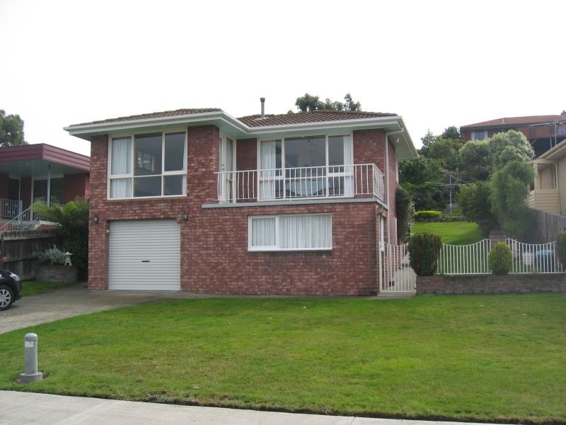 12 Nelson Avenue, Kingston TAS 7050