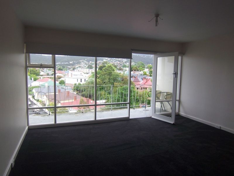 8/4 Jersey Street, Sandy Bay TAS 7005