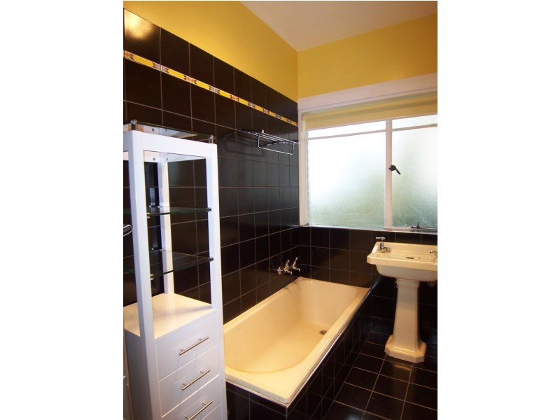 6a Minallo Avenue, West Hobart TAS 7000