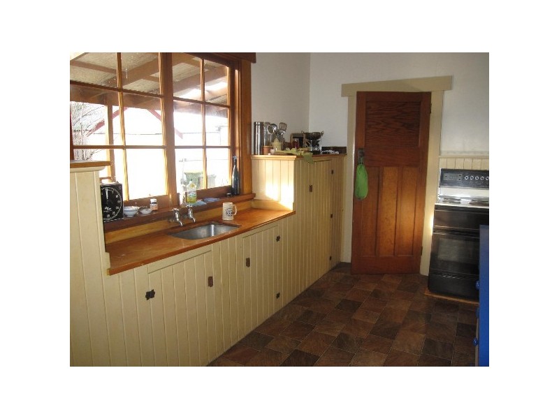 9 CUTHBERT AVENUE, New Town TAS 7008