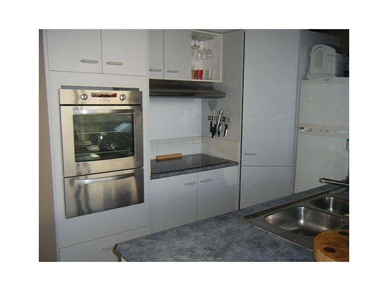 2/9 HAMPTON COURT, Blackmans Bay TAS 7052