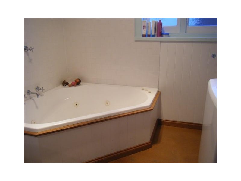 25 PEDDER STREET, New Town TAS 7008