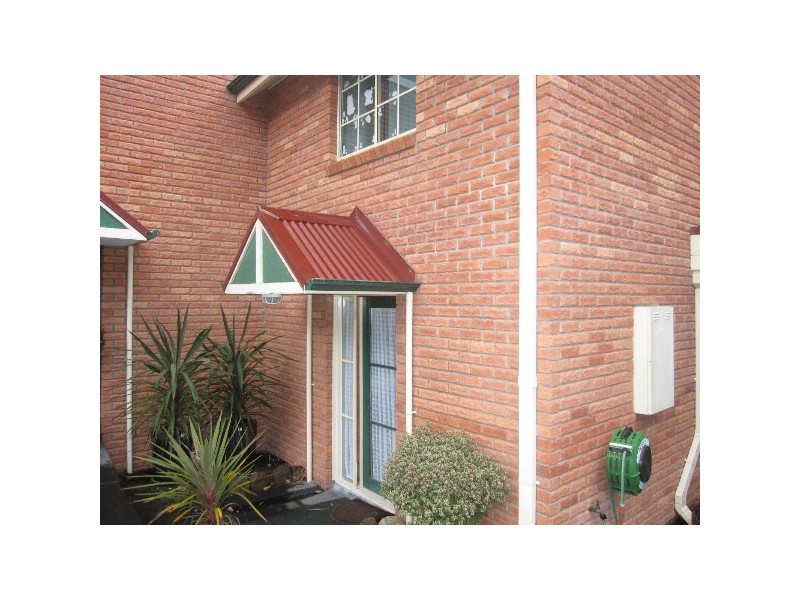 2/23 FIRTH ROAD, Lenah Valley TAS 7008