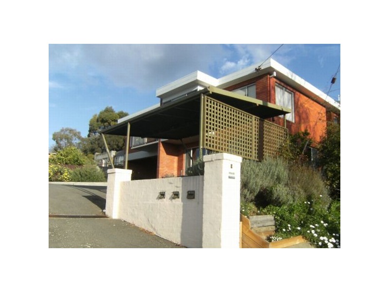 1/9 St Stephens Avenue, Sandy Bay TAS 7005