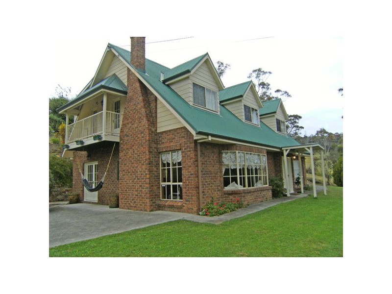 101 Barossa Road, Lenah Valley TAS 7008