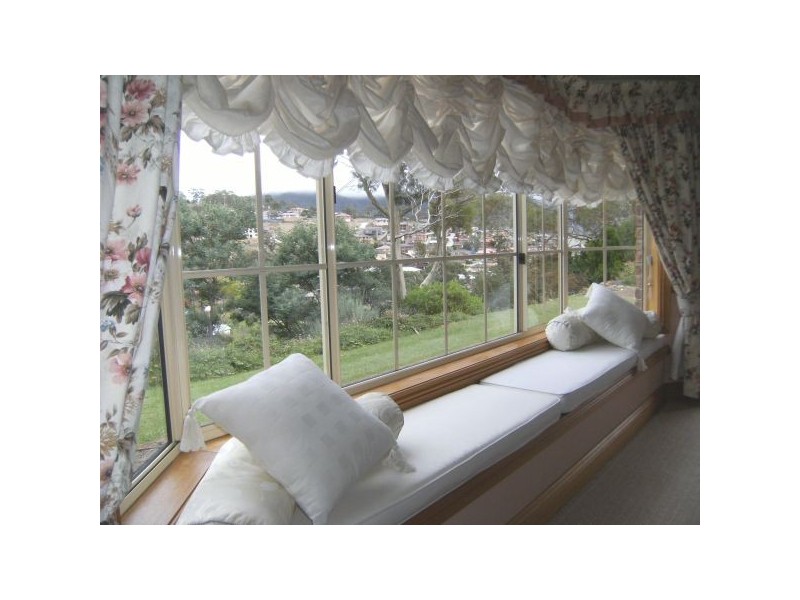 101 Barossa Road, Lenah Valley TAS 7008