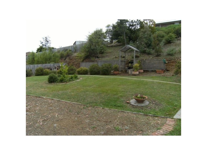 101 Barossa Road, Lenah Valley TAS 7008
