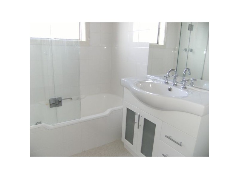 2/301 Churchill Avenue, Sandy Bay TAS 7005