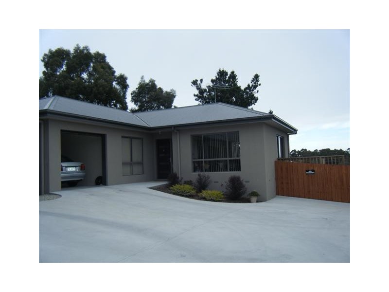 2/8 CELERY TOP DRIVE, Kingston TAS 7050