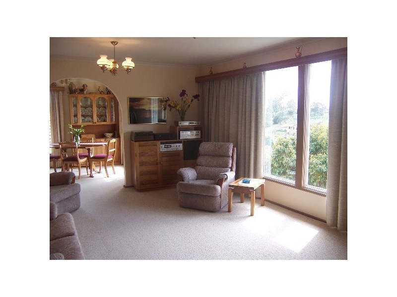 4 Simpson Place, Rosetta TAS 7010