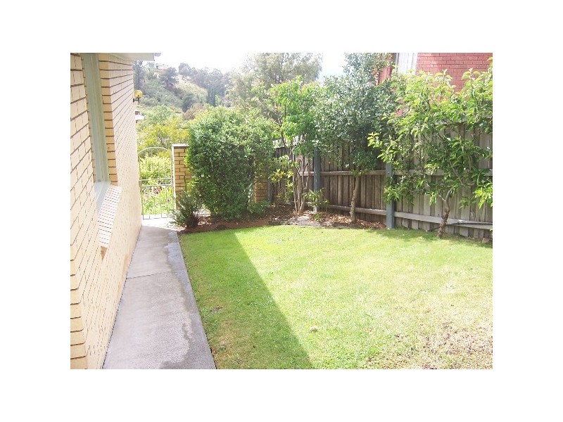 4 Simpson Place, Rosetta TAS 7010