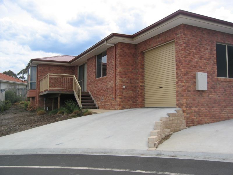 8/153 Summerleas Road, Kingston TAS 7050