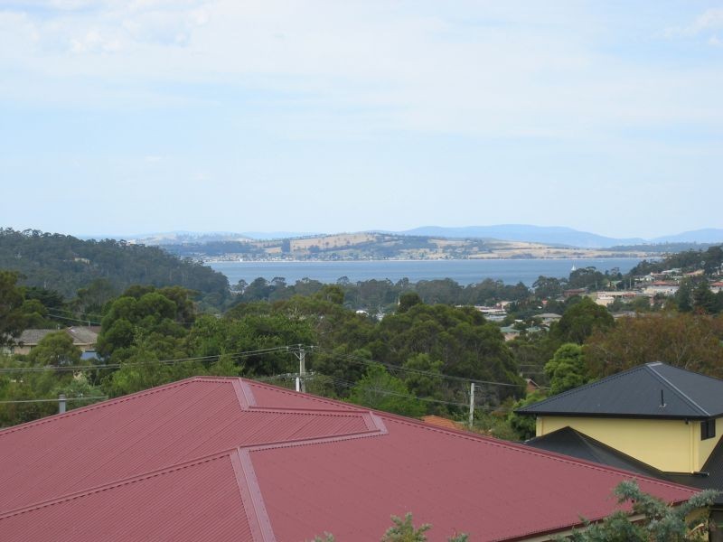 8/153 Summerleas Road, Kingston TAS 7050