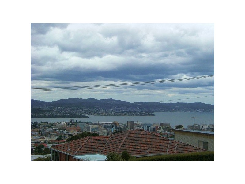 8a Kirval Court, West Hobart TAS 7000