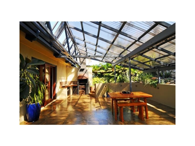 152 DERWENT AVE, Lindisfarne TAS 7015