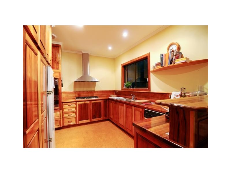 152 DERWENT AVE, Lindisfarne TAS 7015