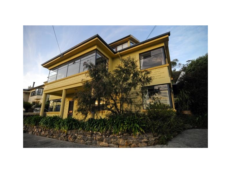 152A DERWENT AVE, Lindisfarne TAS 7015