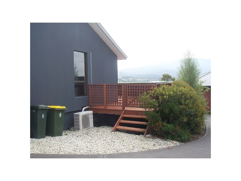 1/297 Redwood Road, Kingston TAS 7050