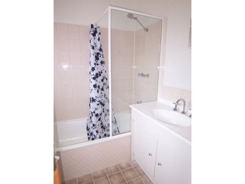 1/297 Redwood Road, Kingston TAS 7050