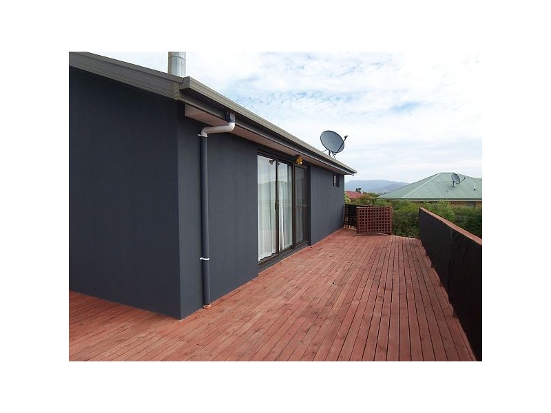 1/297 Redwood Road, Kingston TAS 7050