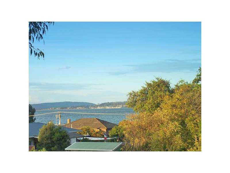 4/15 Hazell Street, Blackmans Bay TAS 7052