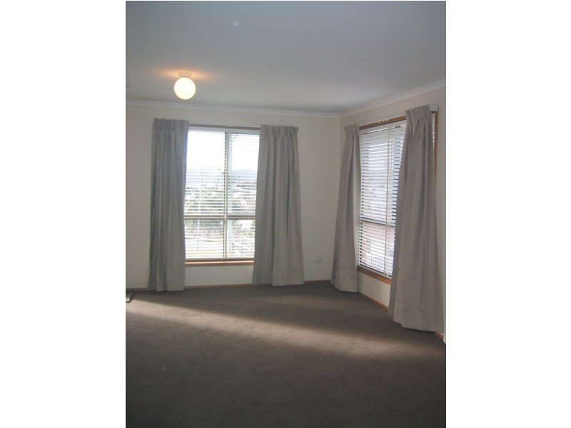 2/15 Nagle Place, Glenorchy TAS 7010