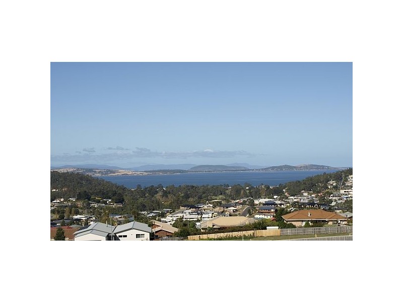 8 Tonic Hill Court, Kingston TAS 7050
