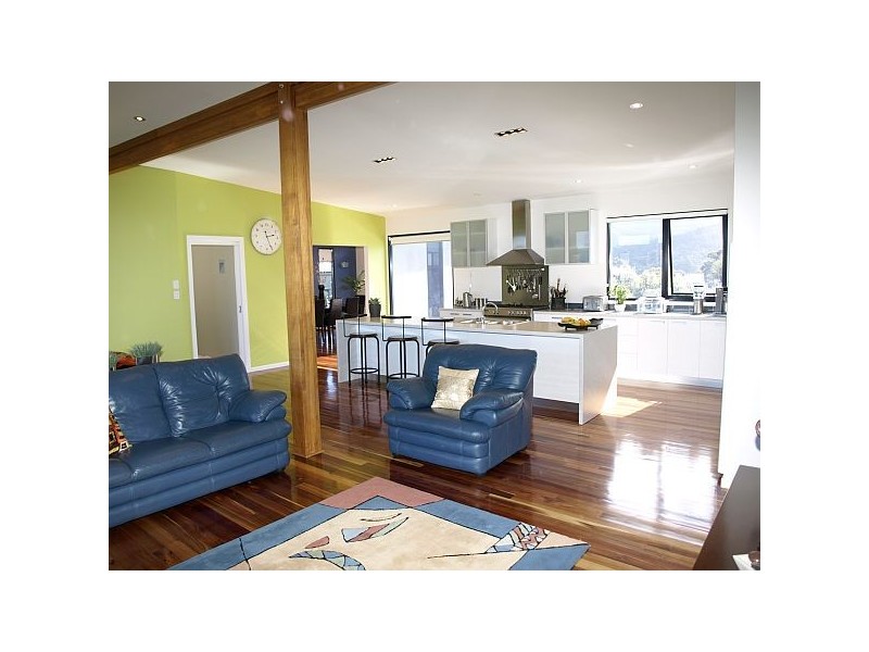 8 Tonic Hill Court, Kingston TAS 7050