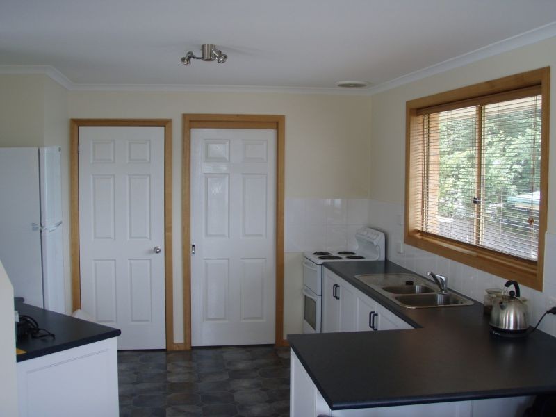 2/20 Graelee Court, Kingston TAS 7050