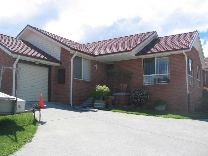 1/2  Carita Road, Blackmans Bay TAS 7052