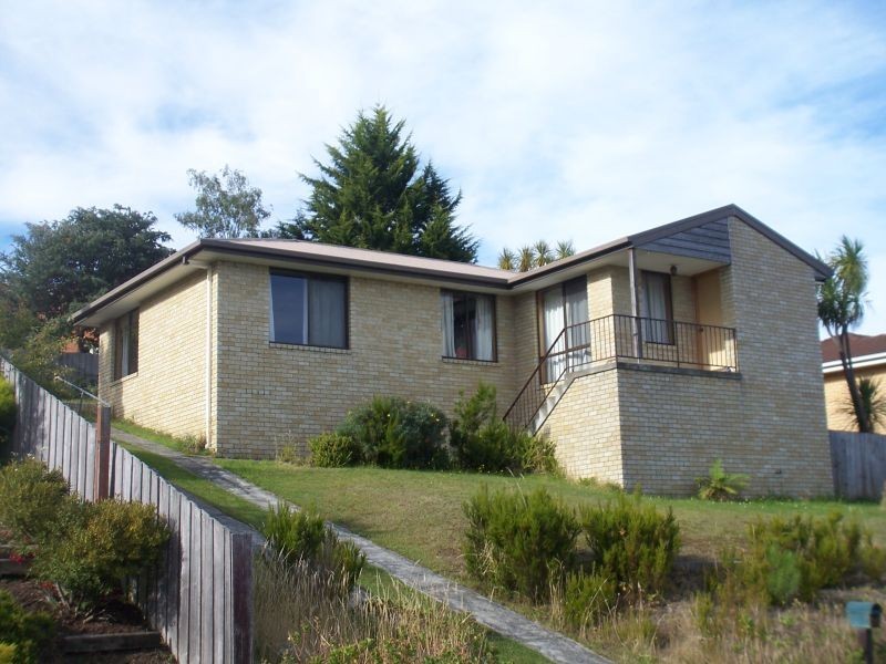 15 Stirling Avenue, Blackmans Bay TAS 7052