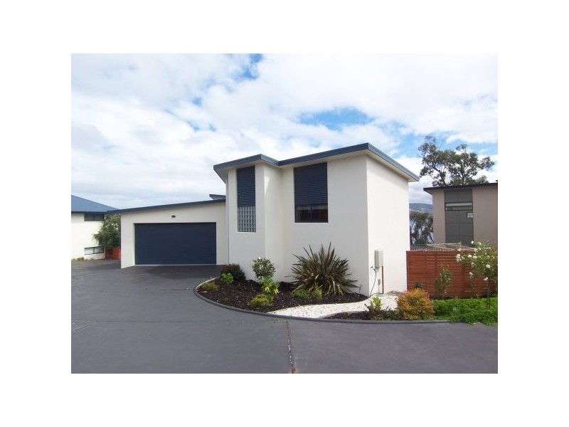 2/167a Tranmere Road, Tranmere TAS 7018
