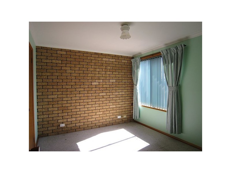 2/2 Ewing Avenue, Kingston Beach TAS 7050