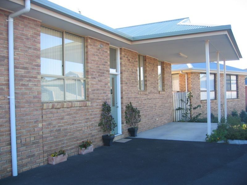 2/16 Pearsall Avenue, Blackmans Bay TAS 7052