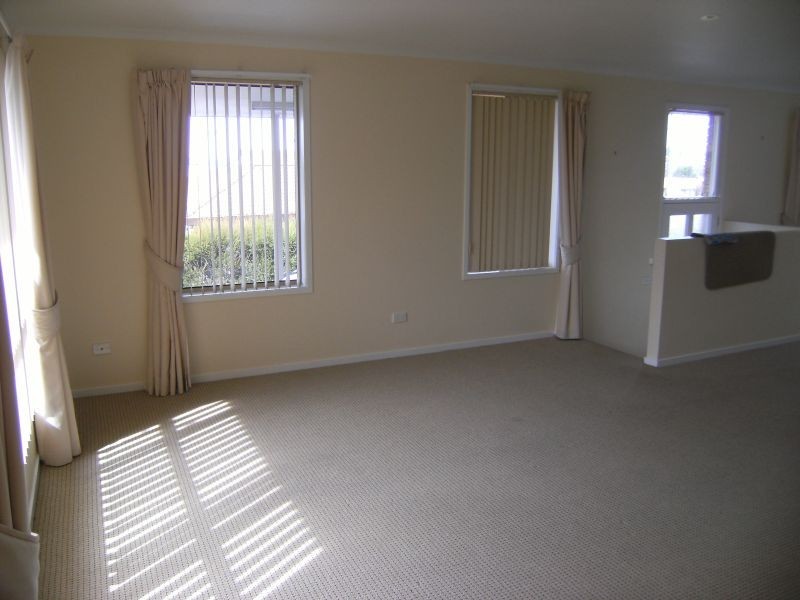 2/16 Pearsall Avenue, Blackmans Bay TAS 7052