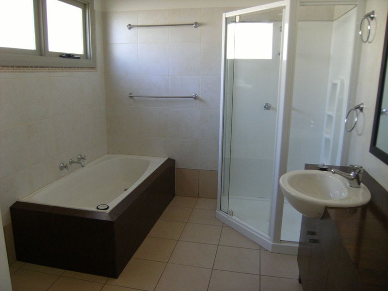 90 Beach Road, Kingston Beach TAS 7050