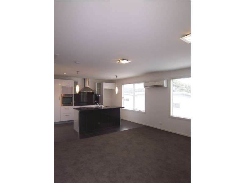 4/69  Auburn Road, Kingston Beach TAS 7050