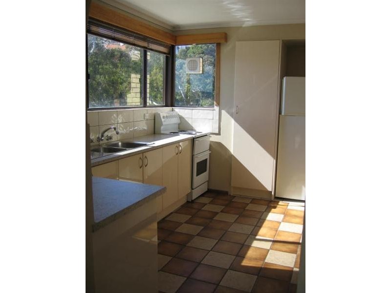 1/322 CHURCHILL AVE, Sandy Bay TAS 7005