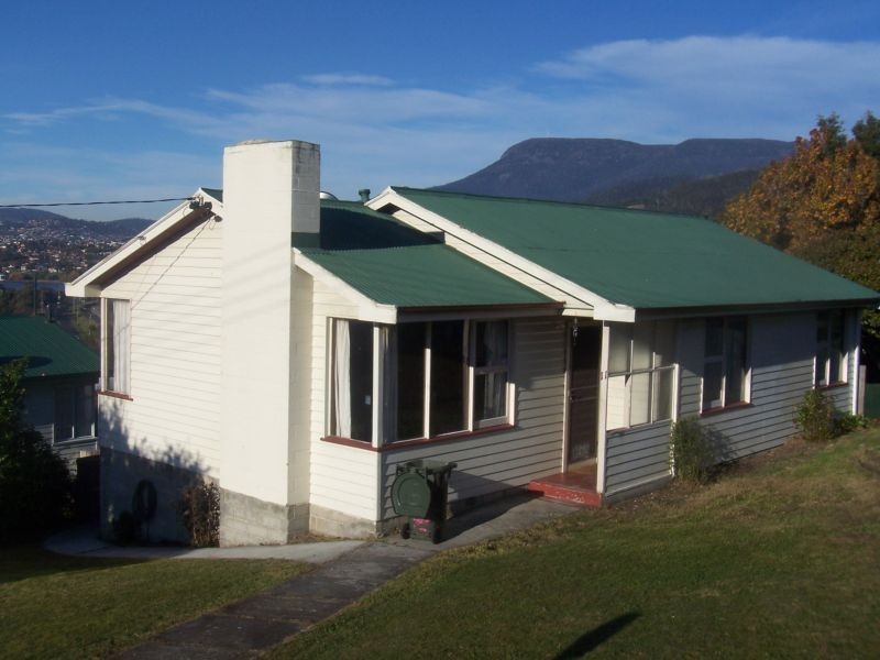 11 Tooma Avenue, Berriedale TAS 7011