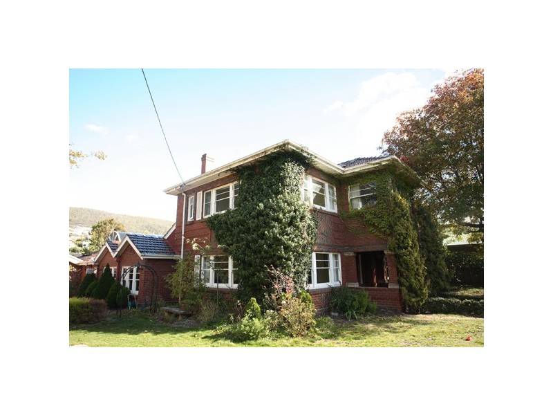 2 Beechworth Road, Sandy Bay TAS 7005
