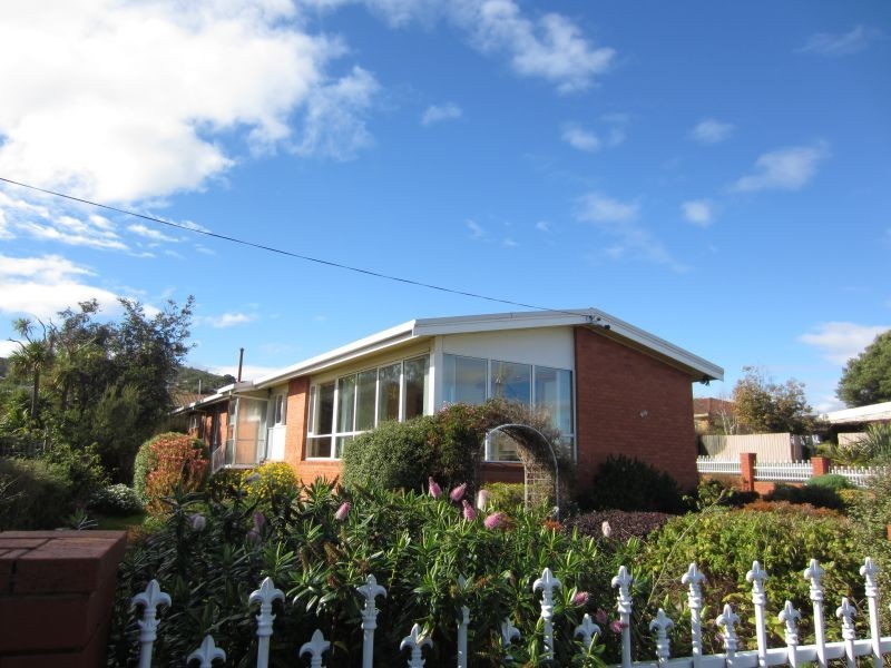 28 Howrah Road, Howrah TAS 7018