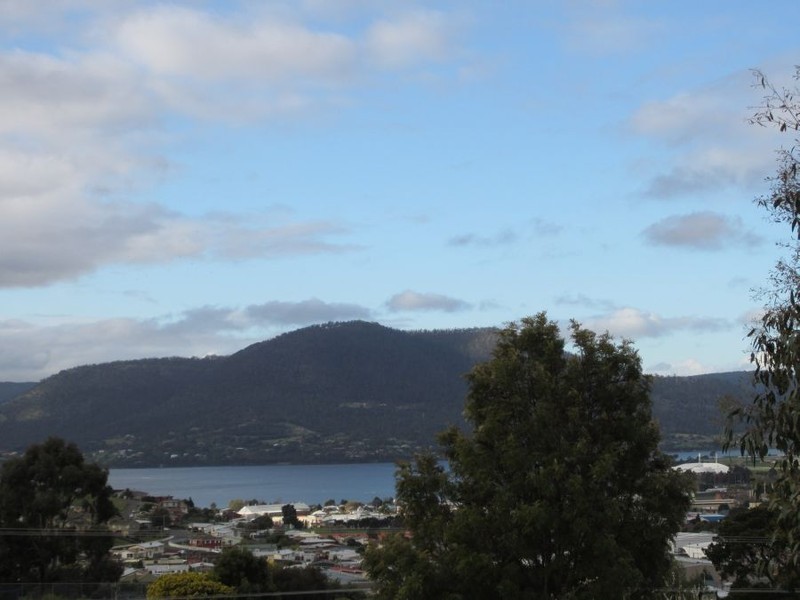 2/49 O’Brien Street, Glenorchy TAS 7010