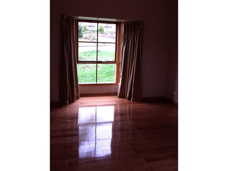 7 NOLAN CRES, Kingston TAS 7050