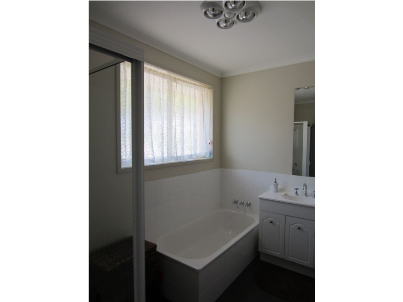 1/102  Oakdowns Parade, Oakdowns TAS 7019