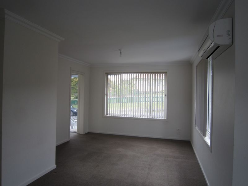 1/13 Beach Road, Lindisfarne TAS 7015